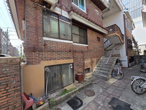 아파트 발코니 천장 물샘 검사 연제구 누수탐지 아파트 발코니 천장 물샘 검사