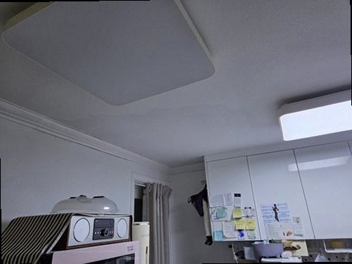 부산 남구 누수탐지 베란다 천장 누수 흔적과 계량기 별침을 확인하는 현장