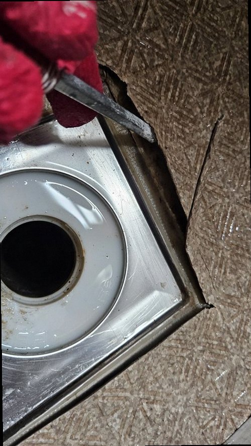 과천 누수탐지 가스탐지기와 청음탐지기를 이용해 누수 위치를 확인하는 과정