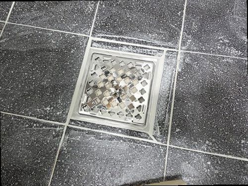 양평 누수탐지 수도계량기 별침과 실내 누수 흔적을 확인하는 현장