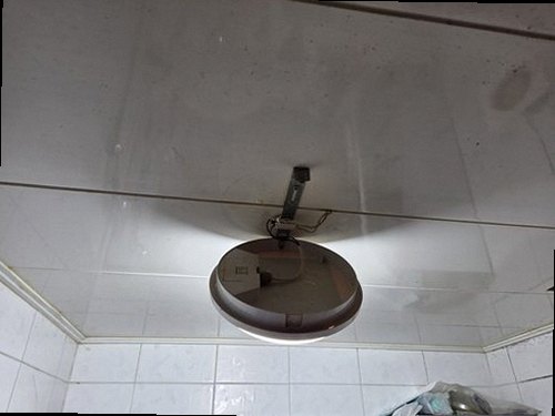 송파구 누수탐지 천장 물자국과 배관 동선을 비교하는 누수 점검 현장