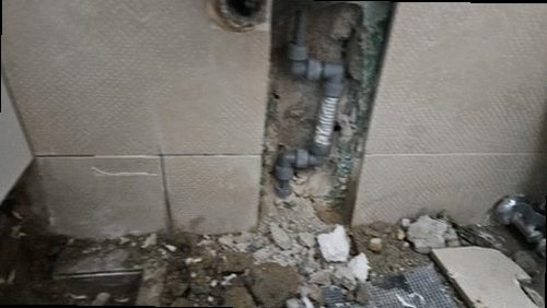 일산서구 누수탐지 벽면과 천장에 나타난 누수 흔적을 확인하는 현장