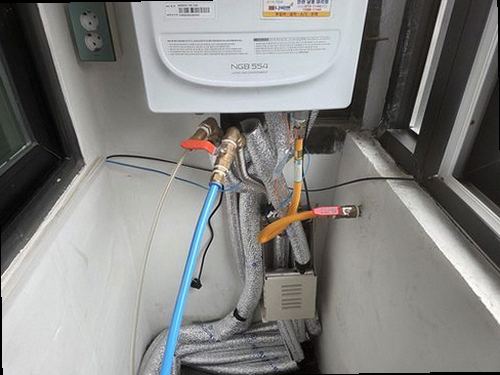 덕양구 누수탐지 욕실 샤워기 연결부와 벽체 주변 누수 흔적