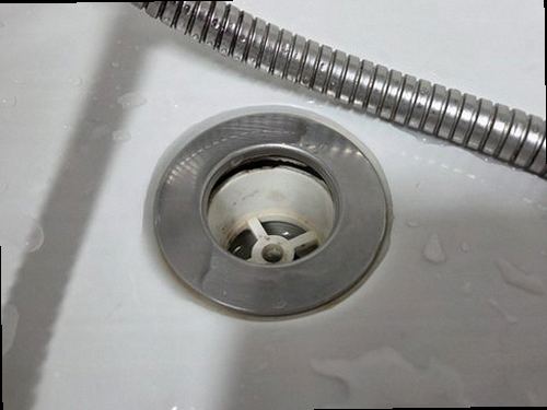 덕양구 누수탐지 압력 게이지와 청음 장비로 배관 상태를 점검하는 현장