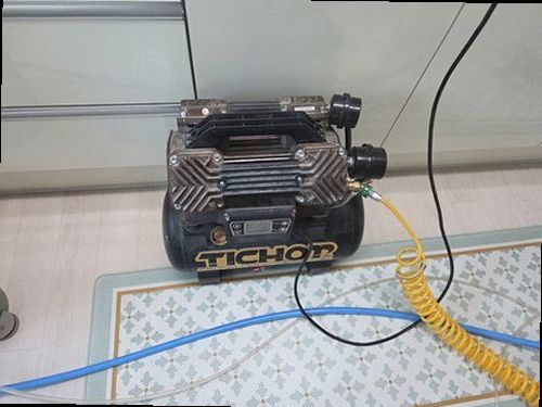 광진구 누수탐지 싱크대 하부장과 연결 부속을 점검하는 누수 현장