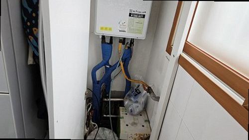 단원구 누수탐지 수도계량기 별침과 보일러 주변 누수 여부를 확인하는 모습