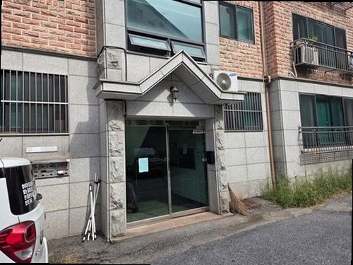 부산 동구 누수탐지 수도계량기 별침과 배관 압력검사를 확인하는 모습
