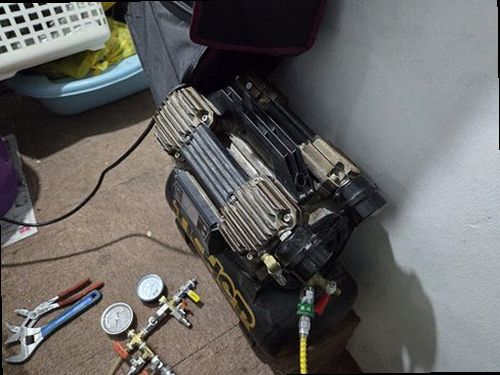 사하구 누수탐지 천장 누수 흔적과 습기 상태를 확인하는 현장 점검