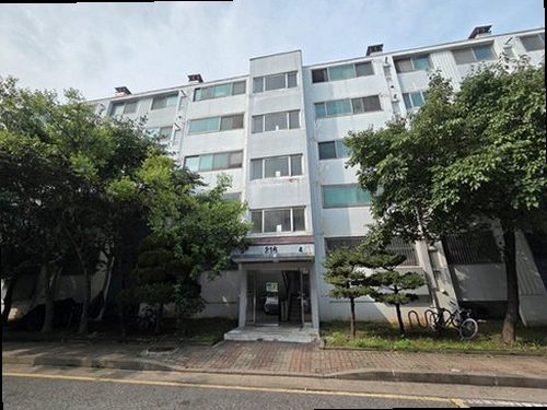 수정구 누수탐지 수도계량기 별침과 누수 피해 위치를 확인하는 모습
